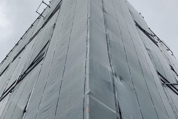 Fissures et taches : est-il temps de rénover votre façade ?