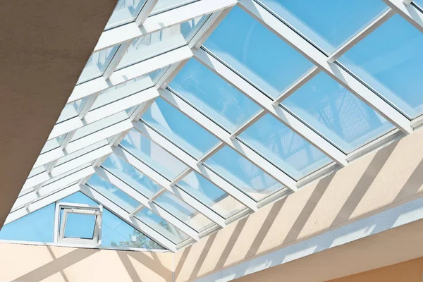 Verrière style atelier ou contemporaine : laquelle choisir ?