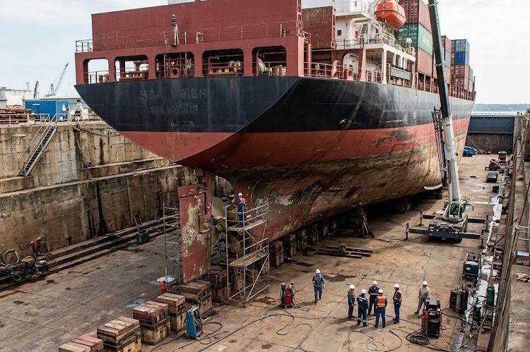 Réserver sa place en cale sèche : anticipez la pénurie de places au port