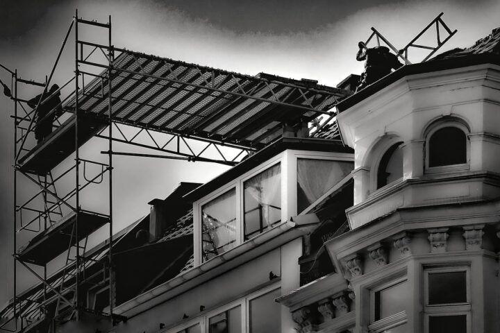 Charpente industrielle : contrôles essentiels avant la pose