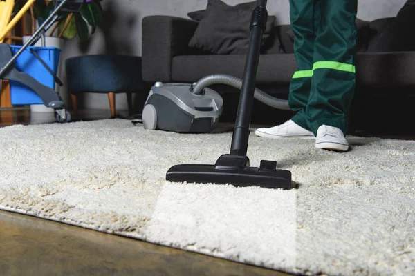 Nettoyer un tapis à sec : les méthodes qui fonctionnent vraiment