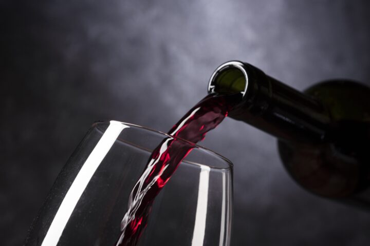 Cave à vin : maîtriser l’hygrométrie pour protéger vos bouteilles