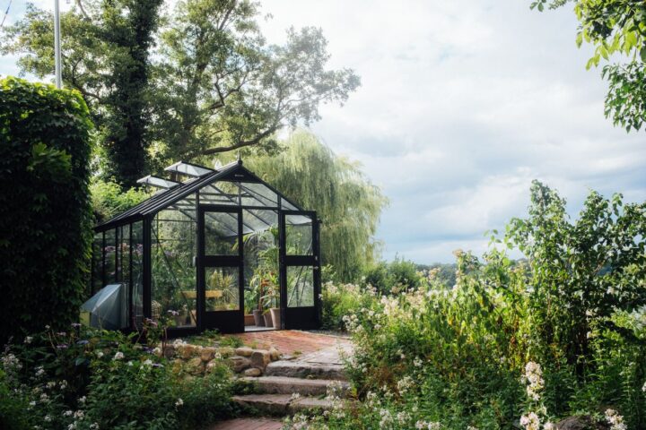 Abri de jardin d&rsquo;occasion : les points de vigilance avant l&rsquo;achat