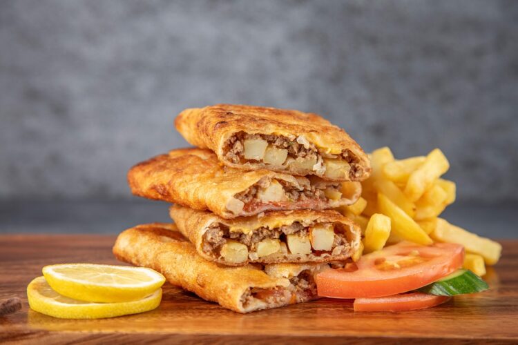 Sauce blanche ou algérienne : le grand débat des amateurs de kebab