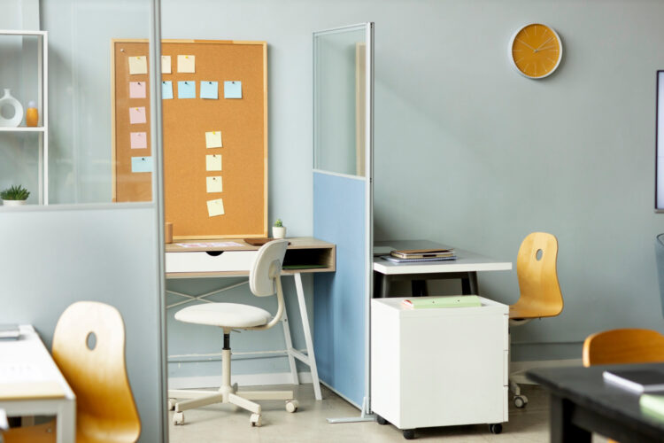 Les tendances de l&rsquo;aménagement de bureau via la cloison modulaire