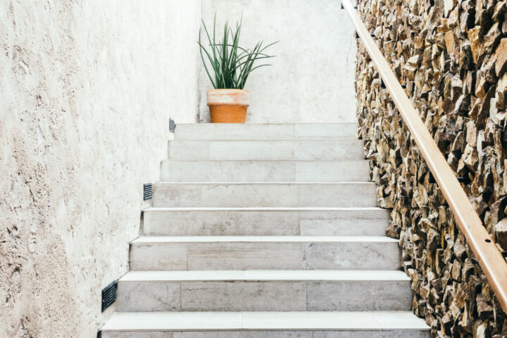 Pourquoi opter pour un escalier en béton coulé sur place ?