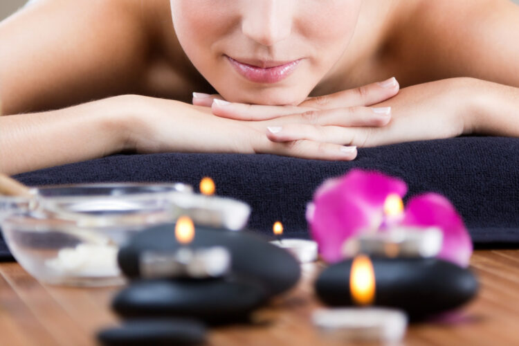 Les bienfaits recherchés d’un massage d’aromathérapie