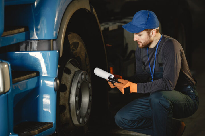 Camion-citerne : à quelle fréquence réaliser les inspections et contrôles techniques ?