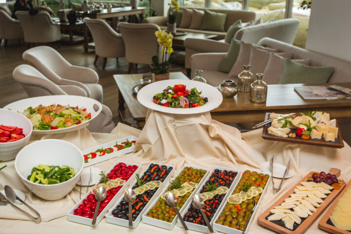 Hôtel avec restaurant ou kitchenette : quelle option convient à un séjour en famille ?
