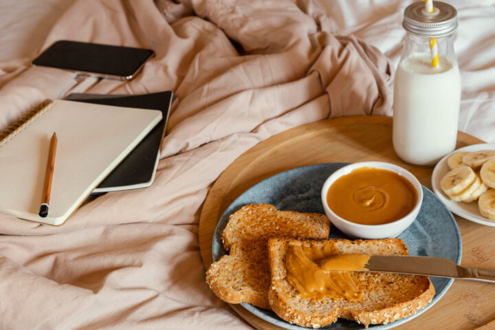Beurre d’arachide au petit-déjeuner : variez les idées gourmandes