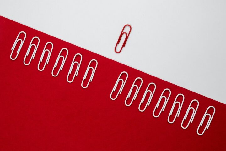 Les essentiels pour un bureau minimaliste réussi