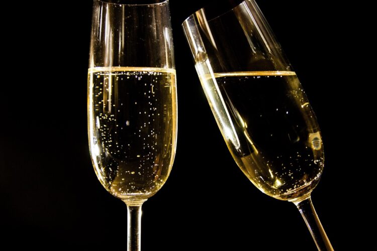 Acheter son champagne de mariage directement auprès d’un producteur : quels avantages ?