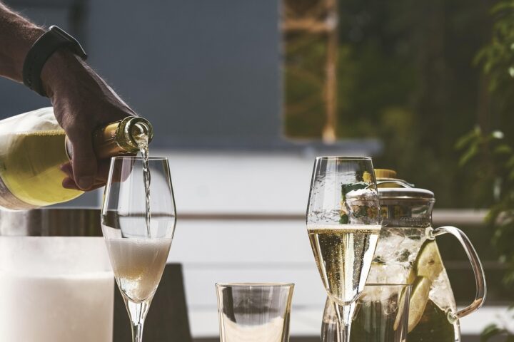 Comment estimer le nombre de bouteilles de champagne pour votre mariage ?